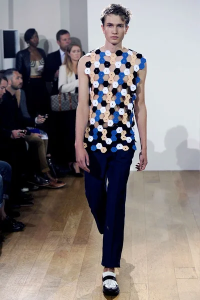 Look 11
